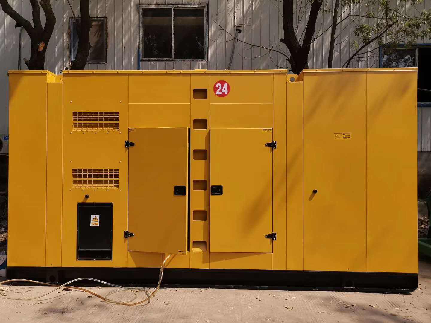 鱼台租赁发电机-国产柴油发电机油耗的奥秘