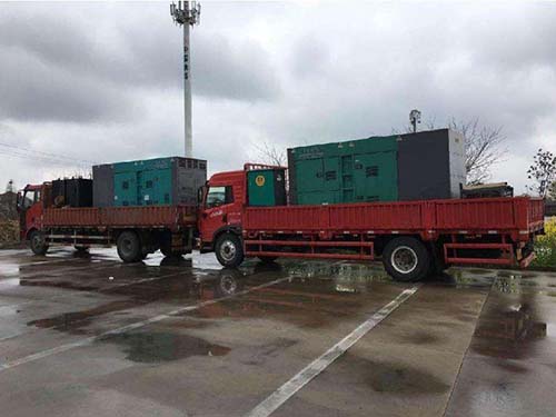 鱼台涂抹密封胶后，需要等待多长时间才能安装水冷式机油散热器密封件？